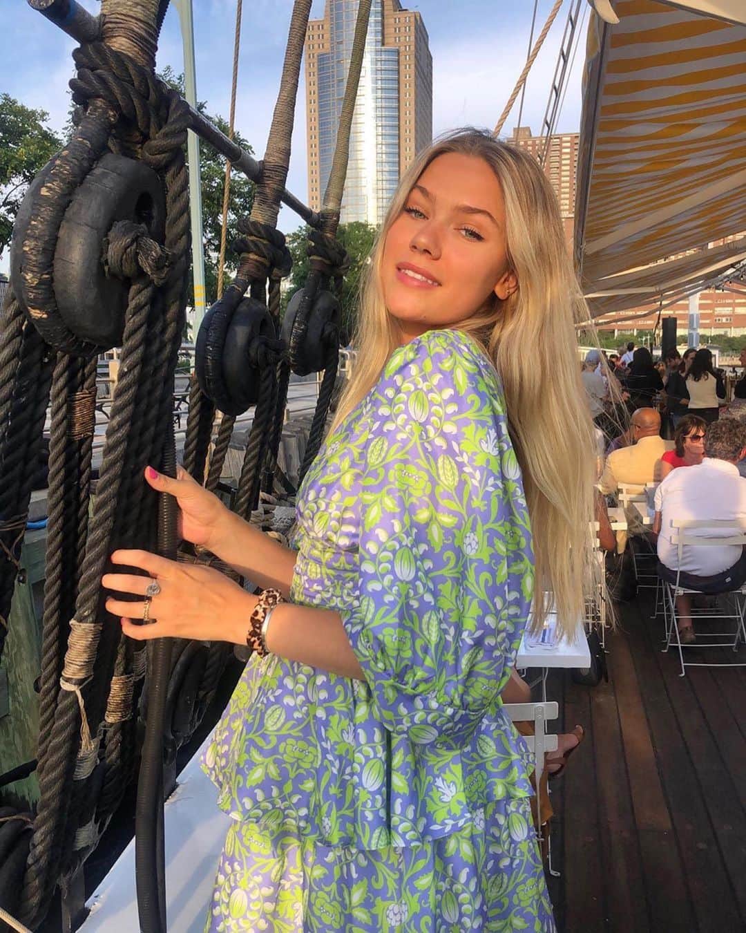 のインスタグラム：「Whisked Away⚓️ @margot.lee」