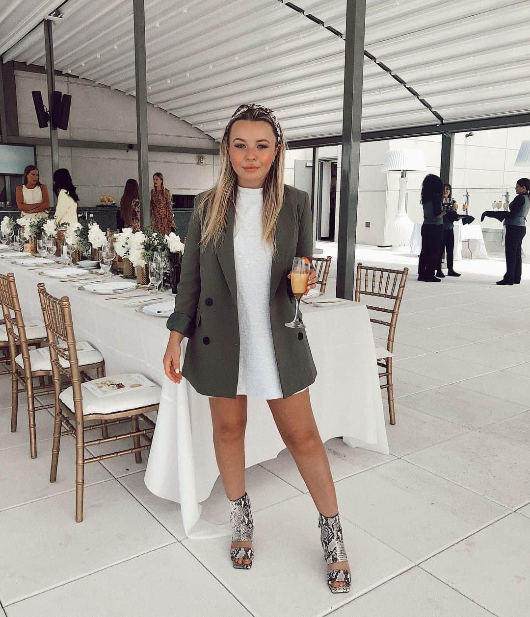トーリ・ウェブスターのインスタグラム：「*pinch me* 😳I honestly can’t believe it’s my “job” to attend beautiful brunches & learn about new beauty products!?! 🥺what’s your dream job? 🤷🏼‍♀️」