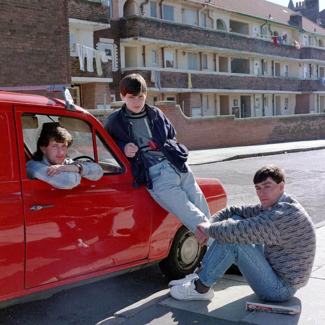 AnOther Magazineさんのインスタグラム写真 - (AnOther MagazineInstagram)「Liverpool in the 1980s, as seen by photographer @robbremner4 ➡️⁠⠀ ⁠⠀ As part of @dazedbeauty’s #BehindTheMasc – a campaign exploring what masculinity means today – Bremner discusses photographing young men in Liverpool during the 80s, capturing at once a struggling city and the pride of its people. See more via @dazedbeauty, at the link in our bio 📸」8月23日 6時10分 - anothermagazine