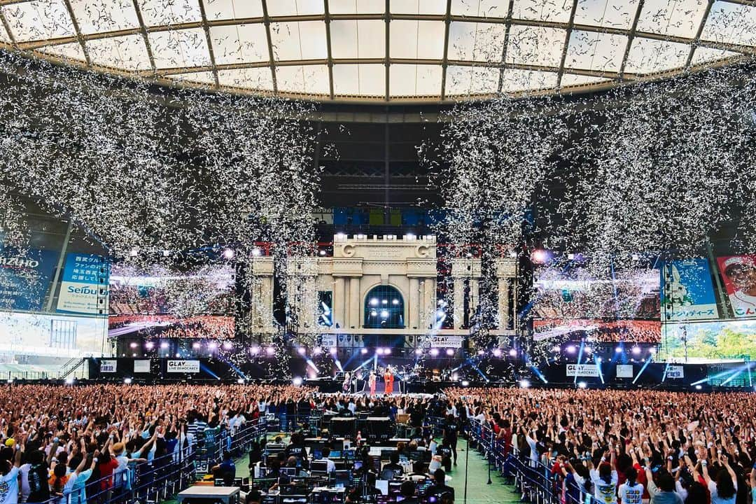 GLAYさんのインスタグラム写真 - (GLAYInstagram)「MetLife Dome Memorial!!! #GLAY #メットライフドーム #良いGLAY #悪いGLAY #HAPPYSWING」8月23日 16時08分 - glay0525_official