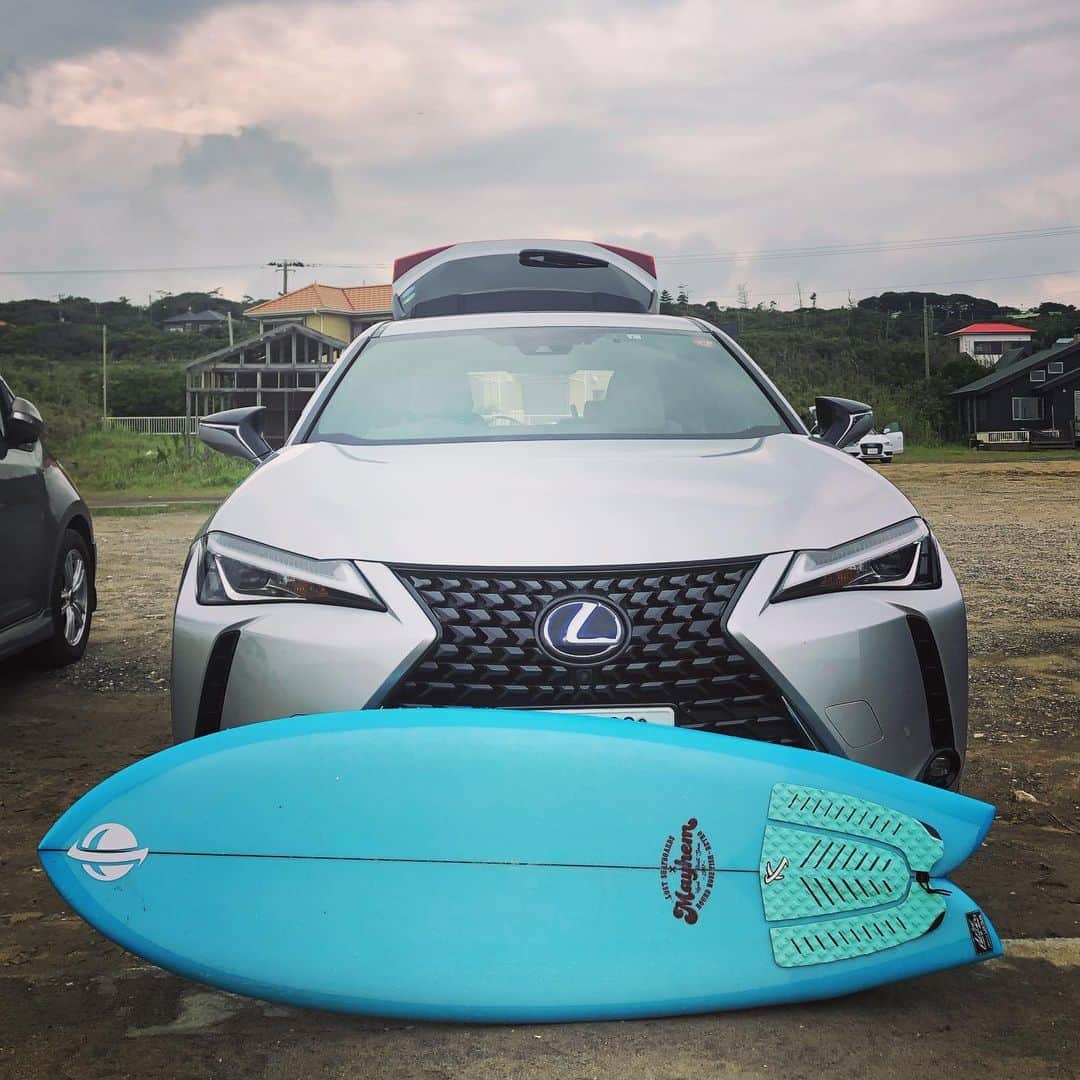 Isseki Nagaeさんのインスタグラム写真 - (Isseki NagaeInstagram)「My favorite toys  #lostsurfboard #rnfretro #sutfinglife #lexusux #surfboard #mysurfboard  いろんなボード買いすぎて、一年ぶりくらいにRNF Retro 5’6”乗ったら調子良すぎて驚いた。次の種子島にはこれを持っていく」8月23日 16時29分 - isseki_nagae