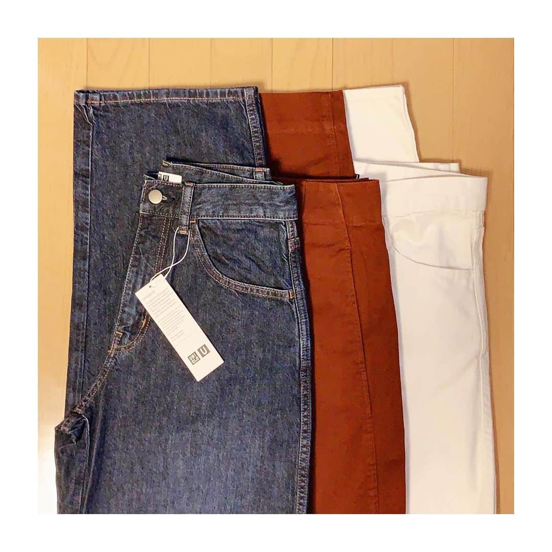 のインスタグラム：「良すぎて思わず大人買い✌️ #ユニクロ #ユニクロユー #カーブパンツ  トップスをインするならゆるめかな〜 とも思ったけど、 ウエストぴったりな方が全体のシルエットが綺麗でした。 やっぱりボトムスは試着必須よね👖 #uniqlo #uniqlou #fashion #curvedpants #👖」