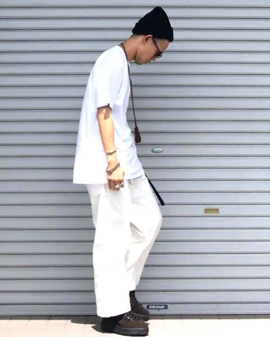 tetsuya togashiさんのインスタグラム写真 - (tetsuya togashiInstagram)「★★★★ 昨日のストーリーにあげたコーデ♪ ‍ ☑︎tops #supreme ☑︎bottom #mokusiro ☑︎kicks #yeezyseason3 ‍ オールホワイトなかなかいい」8月23日 16時44分 - toga_agot