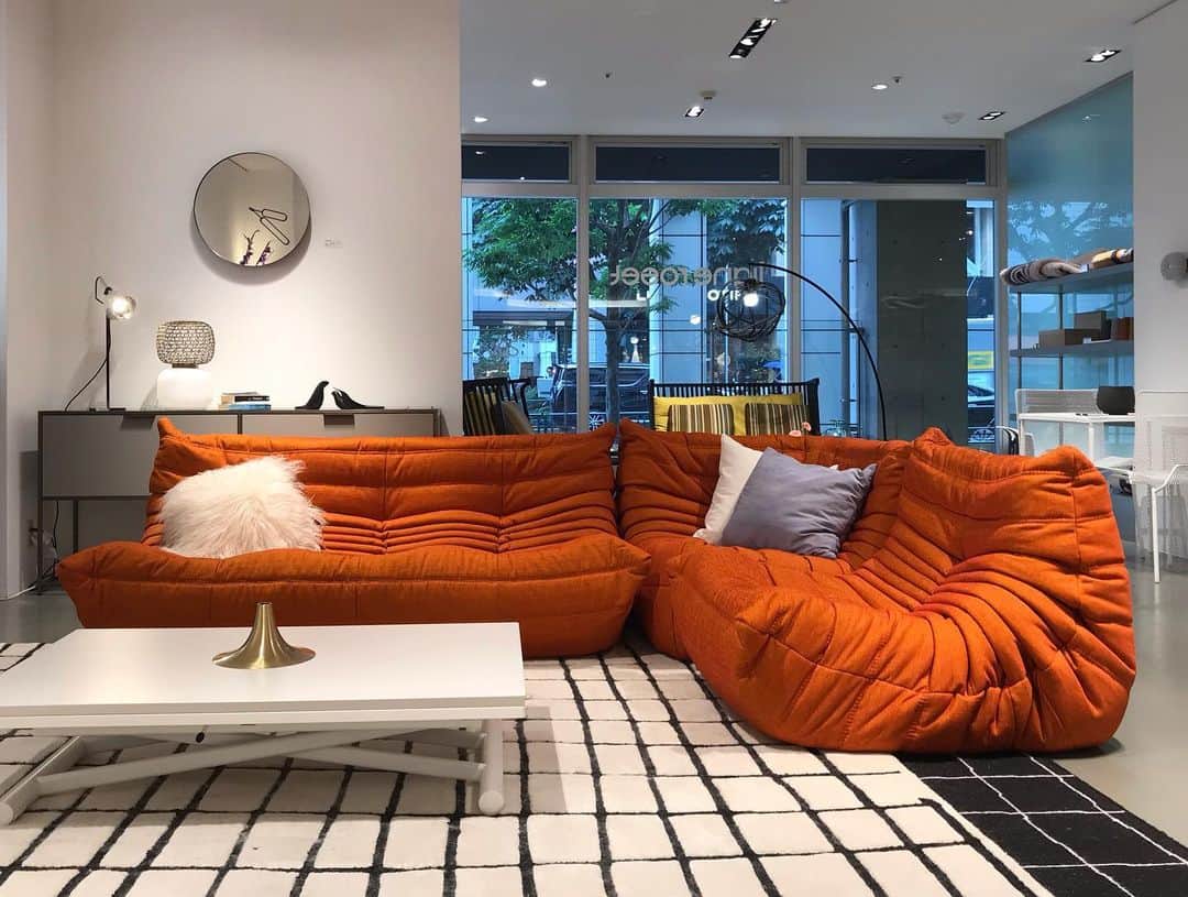 ligne roset shopのグルメインスタ