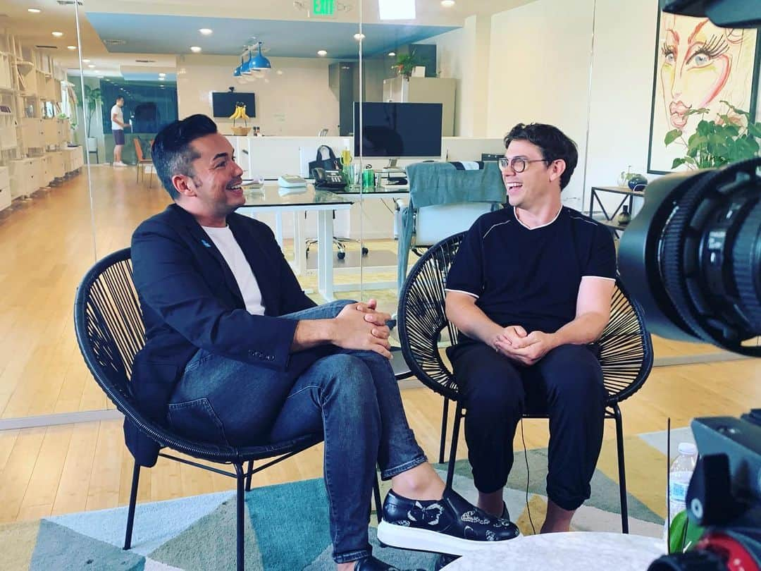 アンソニー・ラモスさんのインスタグラム写真 - (アンソニー・ラモスInstagram)「Loved chatting with the amazing @ryanoconn about @specialnetflix and the #emmys2019 ! His show has 4 noms so you gotta go binge it on @netflix NOW」8月23日 8時42分 - anthonyramosah