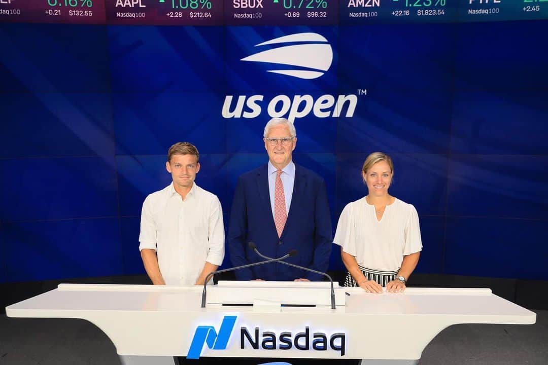 ダビド・ゴフィンさんのインスタグラム写真 - (ダビド・ゴフィンInstagram)「It was a pleasure to ring the Opening Bell this morning with @angie.kerber !」8月23日 8時34分 - david__goffin