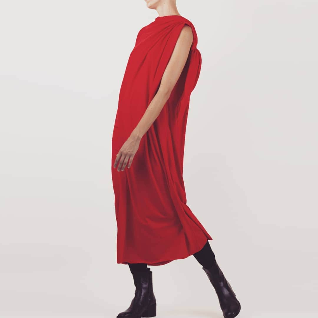 コンプレックスジオメトリーズのインスタグラム：「TRAMMEL DRESS | in red」