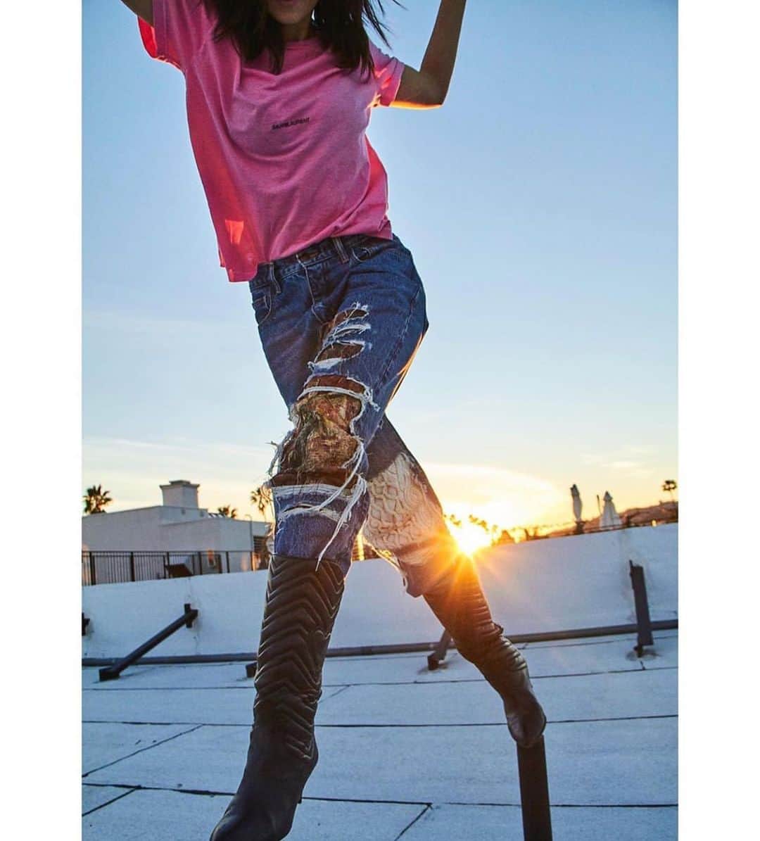 ベン・ワッツさんのインスタグラム写真 - (ベン・ワッツInstagram)「Tbt wiv @nina on the roof of @villacarlottala fav place to shoot & stay in LA .  Styling @xgabriela hair @jamalhammadi makeup @thestephaniegm  Rocking that pink @ysl #fashion #la #ninadobrev #benwatts #villacarlotta #backsoon #shhhhh」8月23日 9時20分 - wattsupphoto