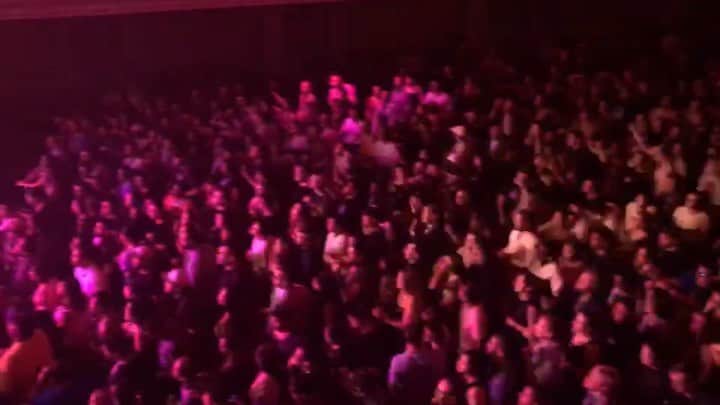 のインスタグラム：「Your turn tonight Santa Cruz 🗣 we hit at 10pm! 20 tickets left for LA & San Diego shows 💙 we love you California!」