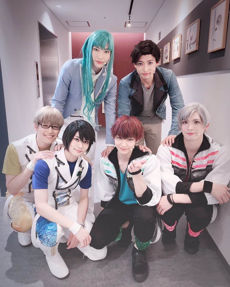 小波津亜廉のインスタグラム：「[22/8/19] 9th day of shows! Look at them cuties ⠀⠀⠀ ⠀ #kohatsuallen ⠀⠀⠀ ⠀ Source: Allen’s twitter」