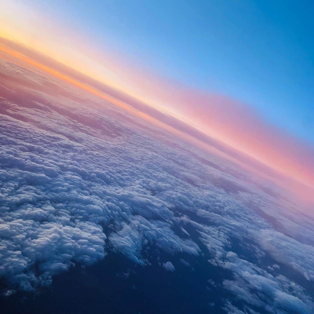 オータム・ミラーさんのインスタグラム写真 - (オータム・ミラーInstagram)「I spend so many beautiful sunsets up in the sky 🌌 🌠」8月23日 10時59分 - autumnmiller