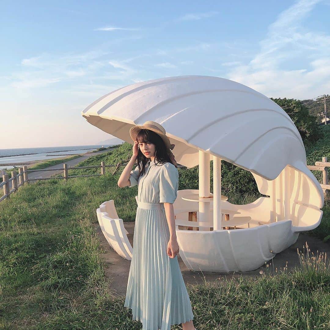 のインスタグラム：「* この夏は、ワンピースな気分でした🍈  @dholic_official のワンピース 色味と形が好みすぎて即買いした〜🛍 #321_code #村上市」