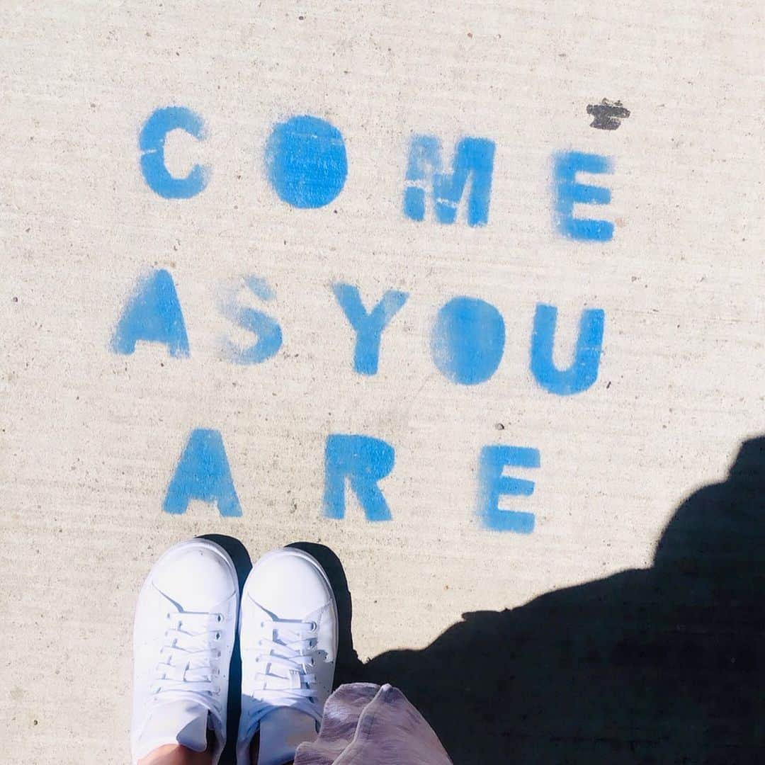 テッサ・ヴァーチュさんのインスタグラム写真 - (テッサ・ヴァーチュInstagram)「< Come As You Are > . For me today, that meant traipsing around Toronto in a bathrobe 🧖🏼‍♀️ Took some special photos with an insanely inspiring team. Can’t wait to share! Stay tuned xx」8月23日 11時54分 - tessavirtue17