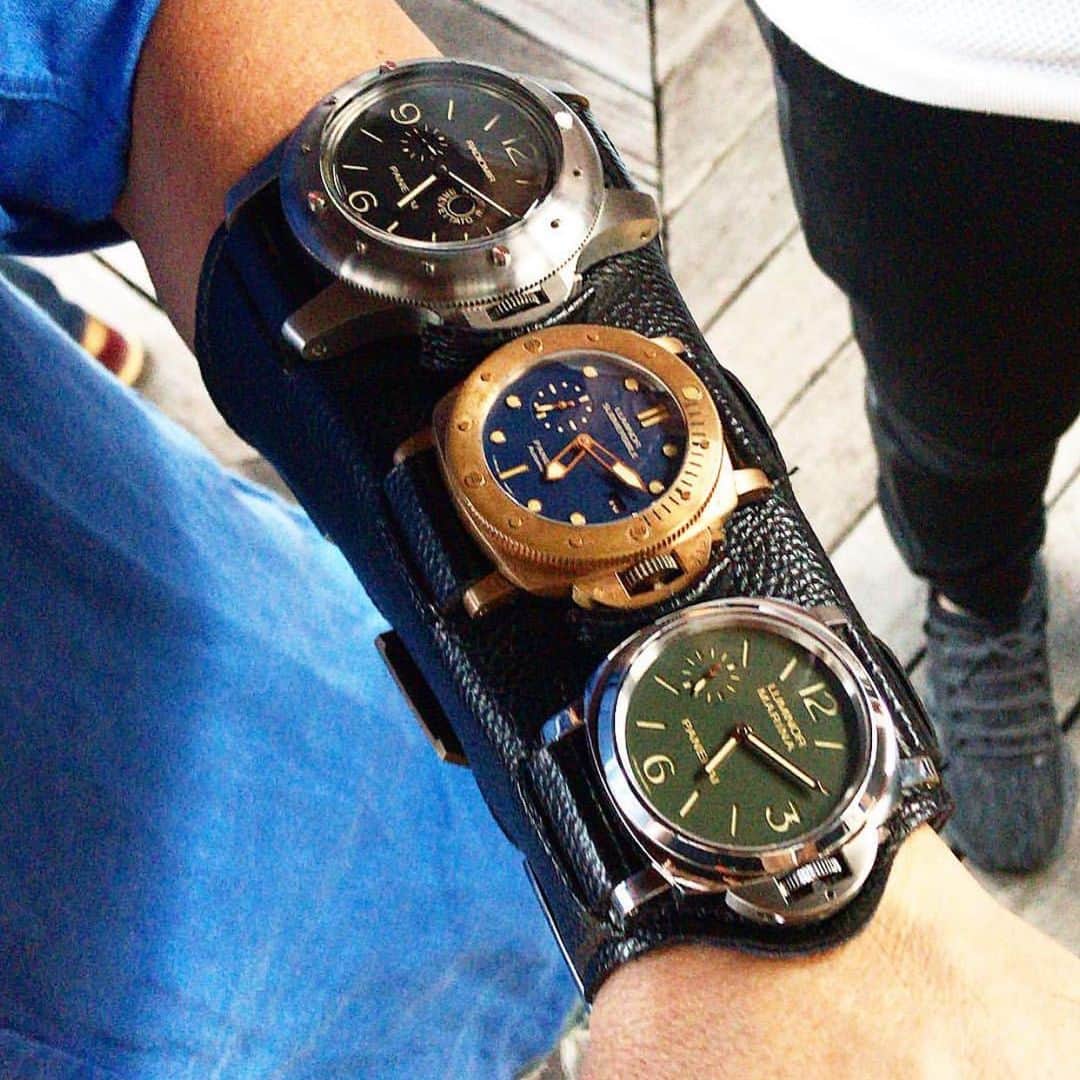 パネライのインスタグラム：「So there are bund straps and then there is this 😮 just in case you wanna rock three #Panerai pieces across your wrist and forearm. Pic by @stephenn_po #paneraicentral」