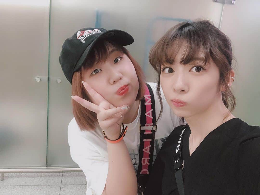 のインスタグラム：「.﻿ ﻿ ずっと前だけど旅行行った時にばったりそわちゃん @_wanco02m にあった🐶ご飯いこいこ詐欺してるから本当に実現したい﻿ ﻿ #定期﻿ #カメラロール遡りちゃん﻿ ﻿ #そわんわん ﻿ ﻿ #まやまにあ﻿ ﻿ .」