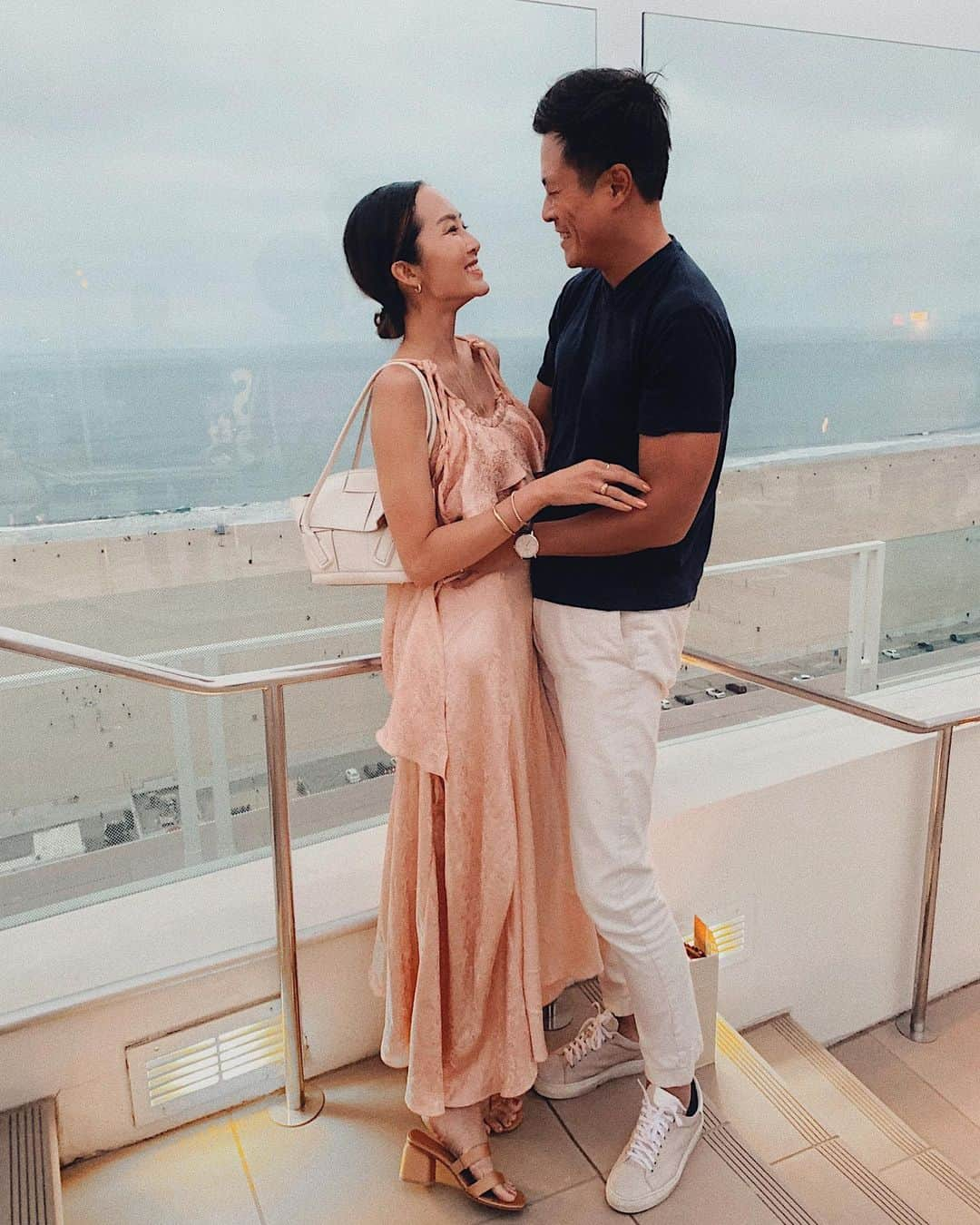 クリッセル・リムさんのインスタグラム写真 - (クリッセル・リムInstagram)「Date night at the stunning @1221oceanavenue 💕 seriously the best view in town from the beach to the city #1221OceanAvenue #ad」8月23日 12時39分 - chrisellelim