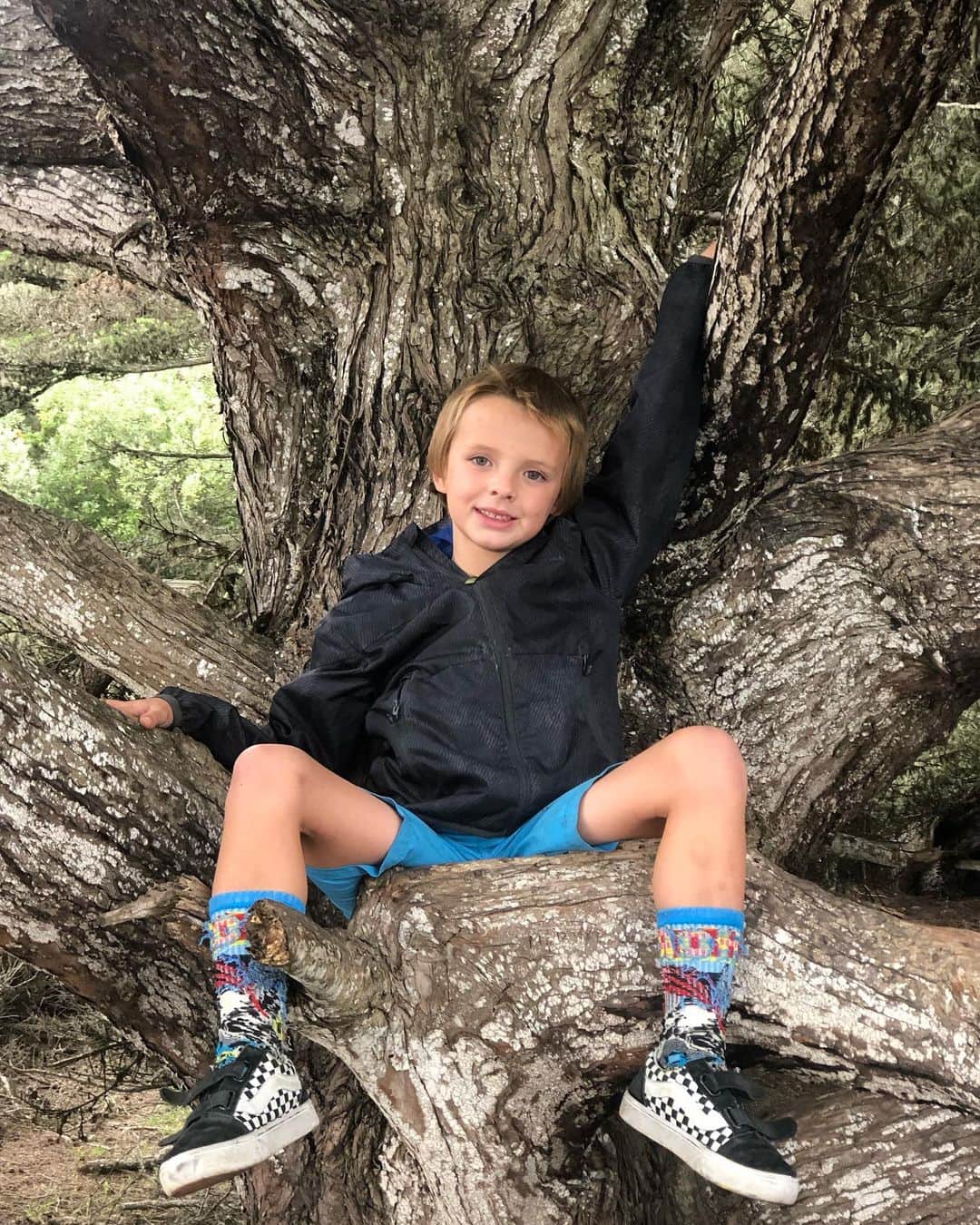 トニー・アゼベドのインスタグラム：「Cruz’s first day of school was with us Carmel-by-the-Sea amazing how these kids can change over a summer!」