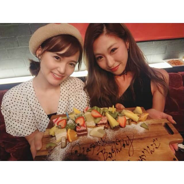 三島ゆかりさんのインスタグラム写真 - (三島ゆかりInstagram)「ゆまちゃんと私のサプライズバースデーをやってくれました💖🎂🥂みんなありがとう❣️楽しさが溢れてるムービー✨素敵やん❤️ #sdg #sunnydaygirls #スーパードーム #イメージガールユニット #アイドル #鳳ゆま #三島ゆかり #サプライズバースデー #誕生日パーティー #ありがとう #みんな大好き #仲良しグループ #happybirthday #ドリカム #定番 #カラオケ #急に流れるバースデーソング #遠隔操作 #びっくり #動画 #楽しさが溢れてる #楽しかった #また集まろう #followｍe」8月23日 13時07分 - apple340