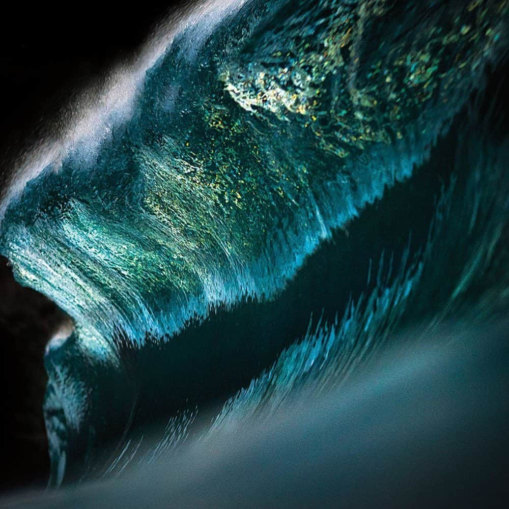 SURFING Magazineのインスタグラム：「50 shades of blue. Photo: @raycollinsphoto」