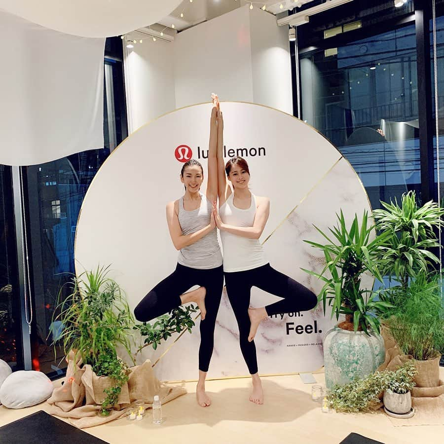 倉松すみれさんのインスタグラム写真 - (倉松すみれInstagram)「@lululemonjp 🧘‍♀️How do yo feel?🏋️‍♀️ イベントにお邪魔してきました❗️ . . #ルルレモン にはそれぞれの運動に合わせて違った特徴のあるレギンスが3つあって、それぞれを履いて実際に動いて体験してきたよ🏃‍♀️💨✨ . . . . . 個人的なお気に入りはFeel NAKEDのパンツ☝️ 肌にピタッと吸い付いて なんのストレスも無くスムーズに動けた！そして足が長〜く見える...🥰笑  私の周りはルルレモンファンが多かったので体験出来てとっても嬉しかった☺️♪ thank you💞 . . . . . #howdoyofeel#tryon#lululemon#sportswear#yogawear#pilates#leggings#スポーツ女子#一日一汗#ヨガ#ポップピラティス#ピラティス#健康#ワークアウト#スポーツウェア#コーデ#ワンダーアンダー#パンツ」8月23日 13時19分 - sumire_0415