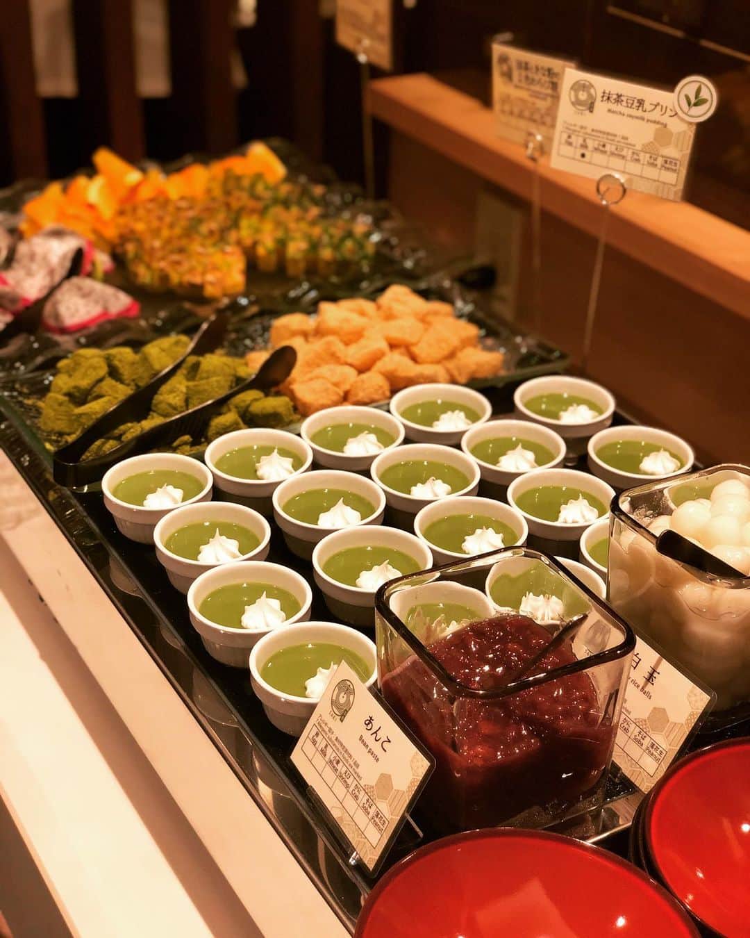 和田正人さんのインスタグラム写真 - (和田正人Instagram)「男二人の京都旅。そんなテーマで #三井ガーデンホテル京都駅前 の試泊会に参加。洗練された京の美が散りばめられたお部屋のデザイン。個人的には朝食が美味すぎて朝から感動。着物レンタルや、荷物を宿泊ホテルへ運んでもらえるバゲージサービス等々の、おもてなしのサービスも充分。撮影に来た時とは違う、京都の一面を体験して、大満足なおっさん2人でしたとさ。#三井ガーデンホテル #wargo #平岡祐太 #最終日にしっかりゴルフも堪能 #スコアぼろぼろ #飲みすぎた」8月23日 13時29分 - daaaaaawaaaaaa
