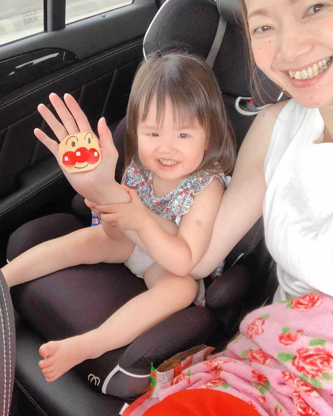のインスタグラム：「2019.8.19〜8.22 ・ 3泊4日の旅行充実✨🍽🍖🎂🍁🚙 ・ 行き帰りだけで8時間程の移動も👶はお利口さんすぎて🙏 ・ 毎日違う人達とのご飯にも夜遅くまで付き合わせちゃったけど、本当にぐずる事がないので有難い😌 ・ #遅めのお盆休み #旅行三昧 #まだ楽しみます #子連れ旅行 #3人旅 #遇暖 #デンソー時代によく行ったカフェ #スヌーピー茶屋 #写真のみ」