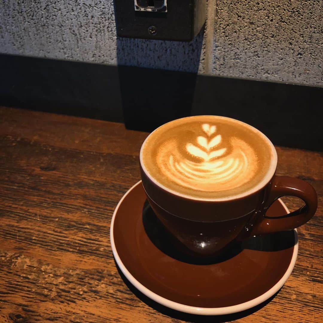 鈴木みのるさんのインスタグラム写真 - (鈴木みのるInstagram)「everyday  #coffeetime  毎日の変わらない生活の中でほんの少しの変化。暑い暑いと言いながら飲んでいたアイスコーヒーが自然にホットに変わった。」8月23日 14時03分 - suzuki.d.minoru