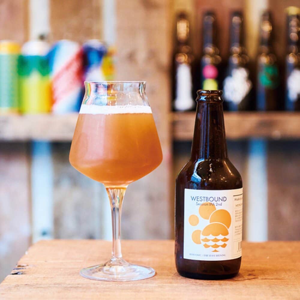 のインスタグラム：「常時50～60種類の世界の #クラフトビール を取り扱う福岡のクラフトビール酒屋「BEERSONIC」 ・ 店内には角打ちスペースがあるので、購入したクラフトビールはその場ですぐに味わえます🍻軽く1杯飲んでから街へ繰り出すのもおすすめ😉 📍福岡市中央区高砂1-18-2 高砂小路103  #BEERSONIC #beer #craftbeer #ビール #福岡 #frau」