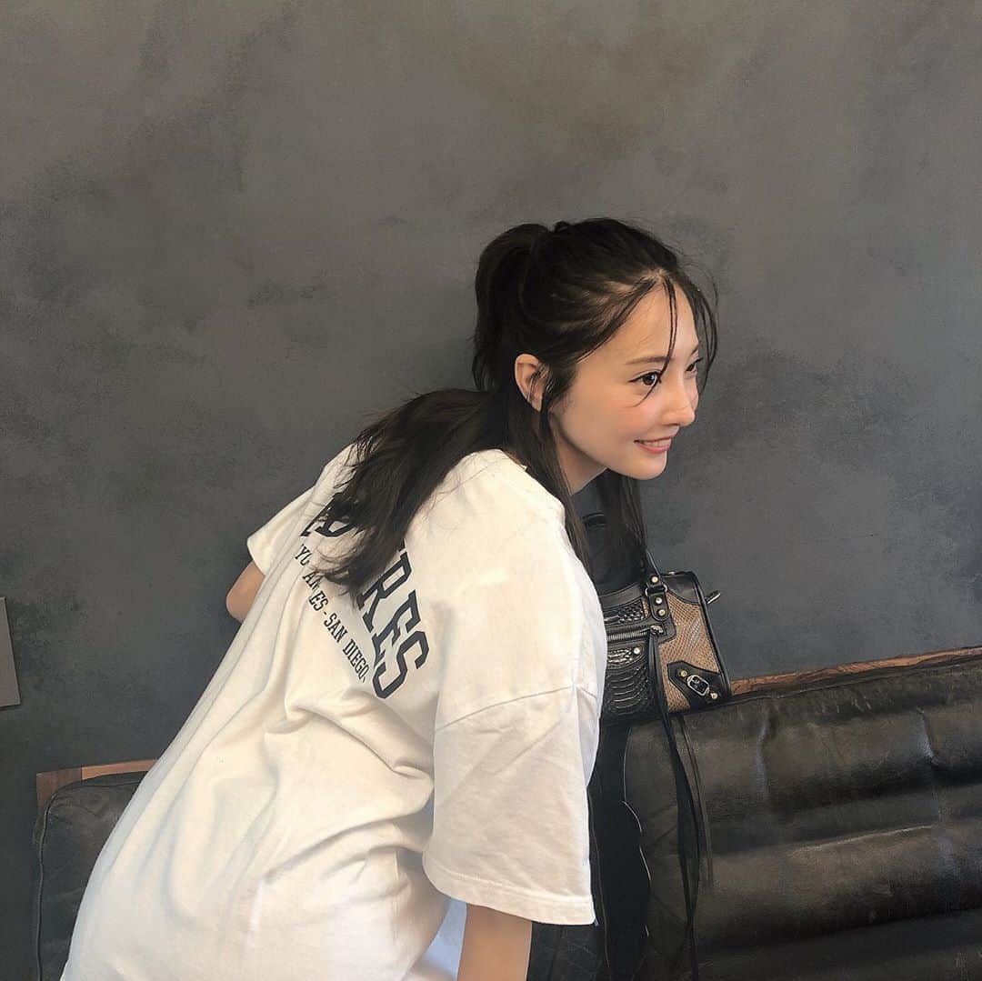 大石絵理のインスタグラム：「たのしいメンバーでの撮影おわぴ😘🌈」