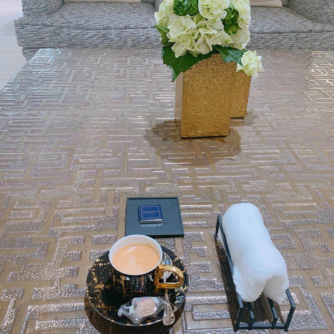 武田るいさんのインスタグラム写真 - (武田るいInstagram)「Shopping❤︎ 休憩❤︎ espresso & 🍫 chocolate☕️ CHANEL食器までかわいい…🥺❤︎ #caffetime☕ #coffee #chocolate #🍫 #Shopping #chanel」8月23日 15時40分 - rui_1002