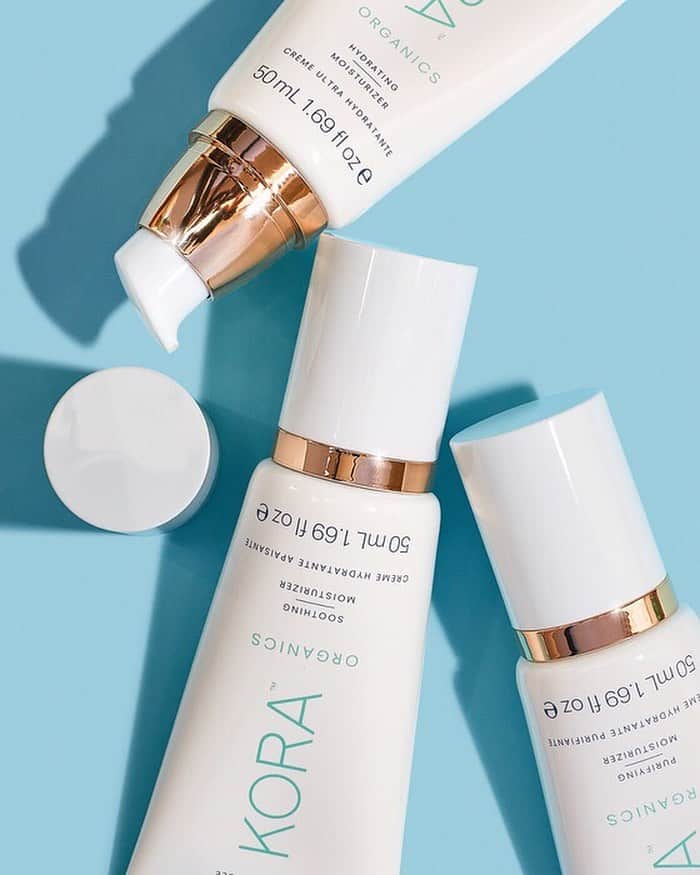 KORA Organicsさんのインスタグラム写真 - (KORA OrganicsInstagram)「Hydrated skin is glowing skin, and moisturizing is equally important for every skin type. 💧 Our moisturizers are available in three formulas:  Purifying, Hydrating and Soothing to compliment your complexion! 💧 Visit our link in bio to learn all about keeping your skin moisturized and supple. 💧 #KORAOrganics #MindBodySkin #NoniGlow」8月24日 1時28分 - koraorganics