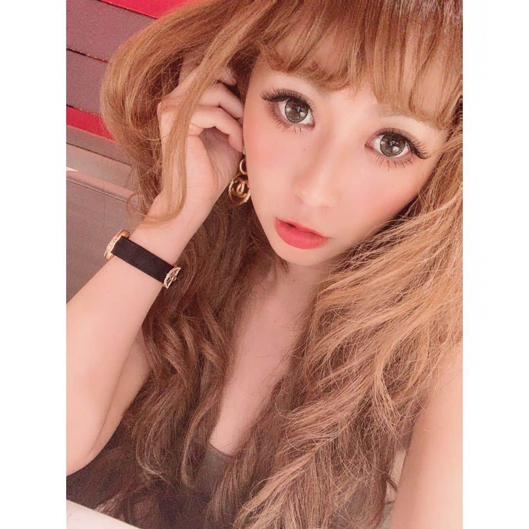 葉月樹里のインスタグラム：「ロング納め。 . . .  #葉月樹里 #soiréeine #ソワレーヌ #またショートに戻しましたこのやろ」