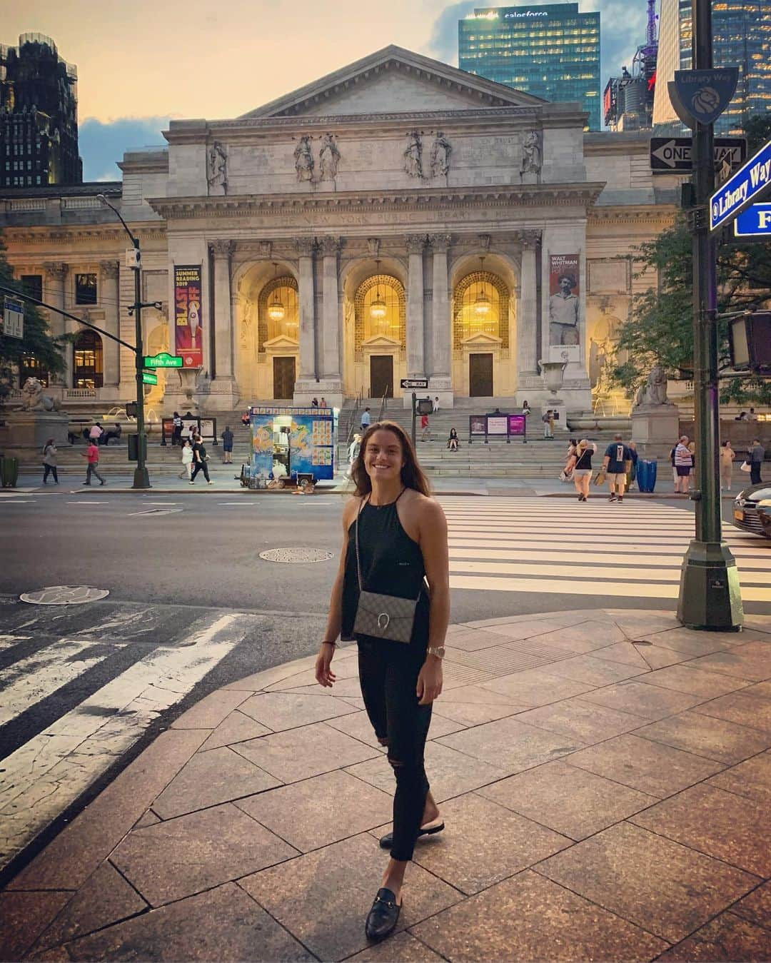 マリア・サッカリさんのインスタグラム写真 - (マリア・サッカリInstagram)「There’s something about the New York public library that is simply amazing! #NYC #NYPublicLibrary」8月24日 1時50分 - mariasakkari