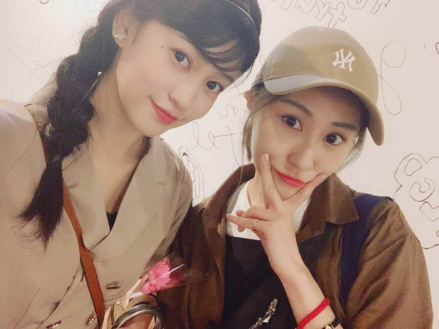 東李苑さんのインスタグラム写真 - (東李苑Instagram)「私のお姉ちゃん💗 @momoka_libera_official  ランチしたあとに2人でたぴ活してきました🌼 . @thelighthousecoffee  ここのミルクシェイクタピオカは、まーーじで激うま！！ 手止まらんし、永遠に飲んでられる、、しあわて」8月23日 17時37分 - az_rion