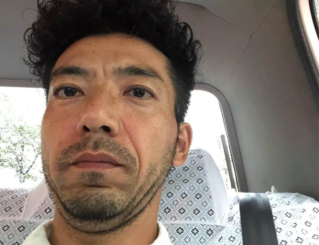 森慎太郎のインスタグラム：「髭面、単身、岡山入り。 悪いことしてないですよ 仕事ですよ #行き先は #小豆島 #撮影 #どんな #それは改めてお知らせします」