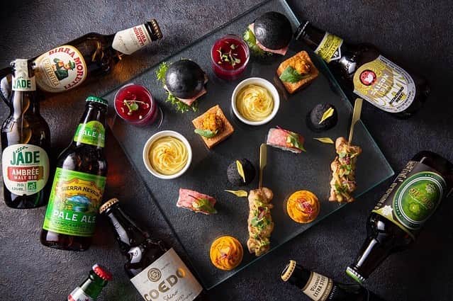 Conrad Tokyoのインスタグラム：「【フリーフロー付き】コンラッド東京が贈るラグジュアリー空間で、各国の伝統的なメニューを選りすぐりのクラフトビールとともにお楽しみいただけます。 http://ow.ly/lv6d50vGymO #コンラッド東京 #ホテル #汐留 #東京 #日本 #バー #トゥエンティエイト #ラウンジ #アペロ #ビール #ワイン #シャンパーニュ #フリーフロー #夜景 #金曜日 #ConradTokyo #StayInspired #Conrad #hotel #Tokyo #Japan #twentyeight #lounge #bar #freeflow #champagne #wine #friday」