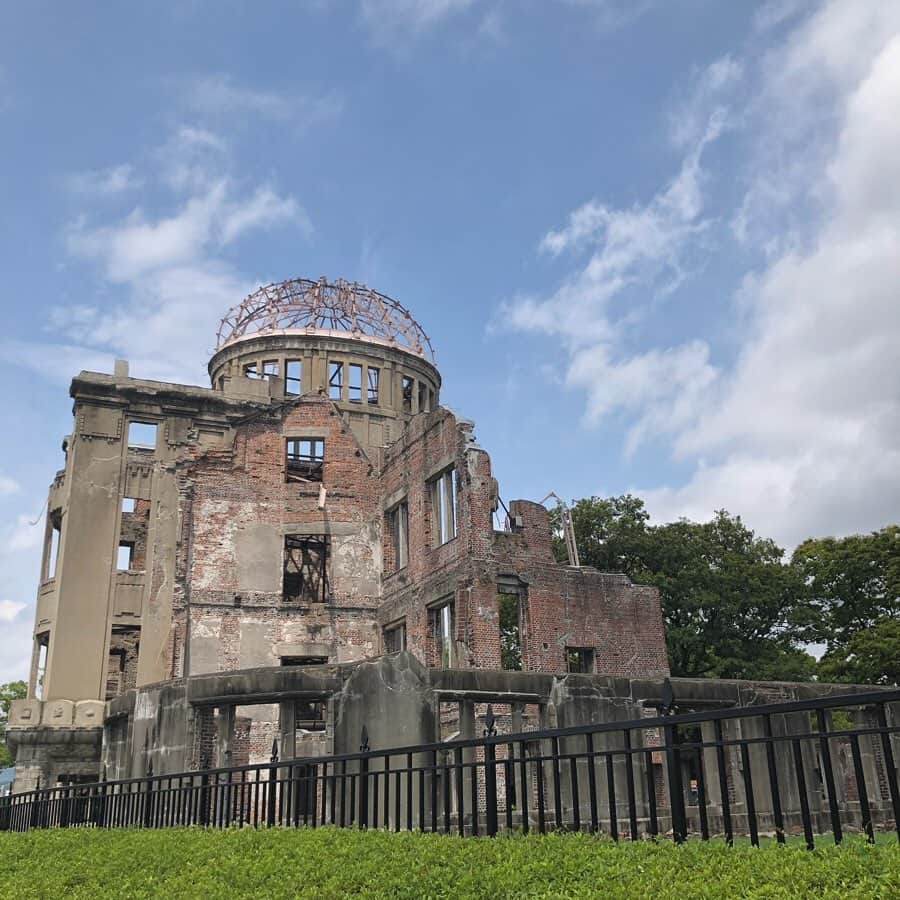 福田愛依さんのインスタグラム写真 - (福田愛依Instagram)「少しやけど、広島に行ってきた☺︎ 初めて原爆ドームを直接見ました。 戦争や原爆の恐ろしさを改めて思い知り、平和の有難さを実感しました。  今まで教科書とかテレビやったけど、一度は訪れてみる場所だと思います。  伝えることがすごい難しいけど、、、今生きていることに感謝です。 #広島 #原爆ドーム #平和」8月23日 18時27分 - meii_cheer