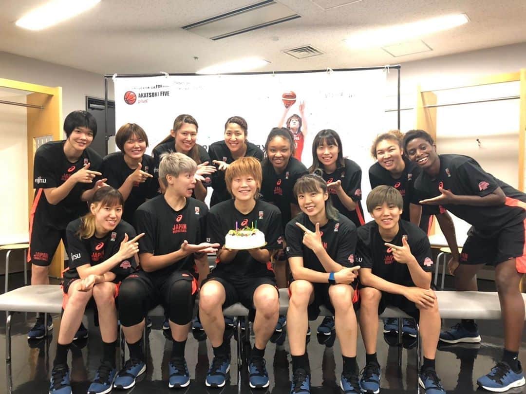 のインスタグラム：「今日8月23日はCAPリツさんのお誕生日です✨リツさんお誕生日おめでとうございます🎂x30🎉 ・ ・ いつもありがとうございます✨🙏🏻これからも可愛がってね（笑）また美味しいご飯連れてってね😏🍖🍚」