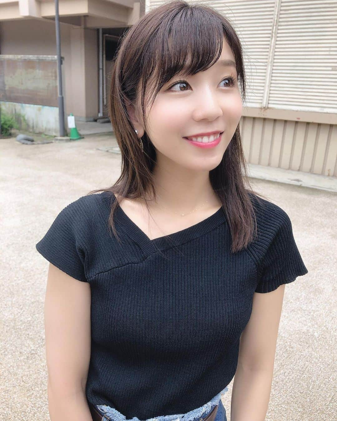 吉川千愛さんのインスタグラム写真 - (吉川千愛Instagram)「☺︎☺︎☺︎ #LinQ #吉川千愛 #あいんちゅ #こんにちあ #福岡 #コーデ #夏コーデ #黒トップス #coordinate #summer #instacoordinate #fashion #senseofplace #センスオブプレイス」8月23日 18時38分 - chiaki_yo