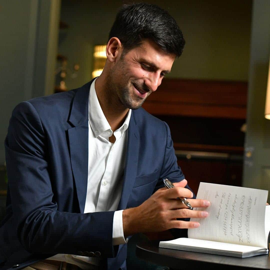 モンブランさんのインスタグラム写真 - (モンブランInstagram)「The belief that writing is a fundamental part of every child's education has inspired our latest partnership with Novak Djokovic’s @novakfoundation. . The special edition StarWalker set features the signature of the champion and will help raise funds to support educational programmes worldwide. #MontblancxDjokovicfoundation . More via the link in bio.」8月23日 19時00分 - montblanc