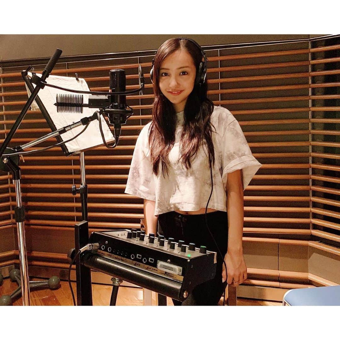 板野友美さんのインスタグラム写真 - (板野友美Instagram)「Recording🎶  #10月9日 #ミニアルバム #レコーディング」8月23日 19時18分 - tomo.i_0703