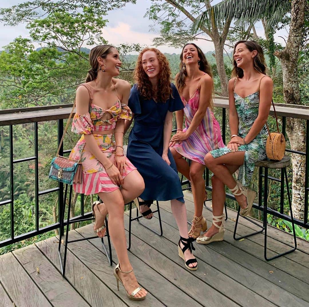 Cinta Lauraさんのインスタグラム写真 - (Cinta LauraInstagram)「Lucky to have such beautiful, caring and amazing friends! 👸 #Queens #NYCtoBali」8月23日 19時48分 - claurakiehl