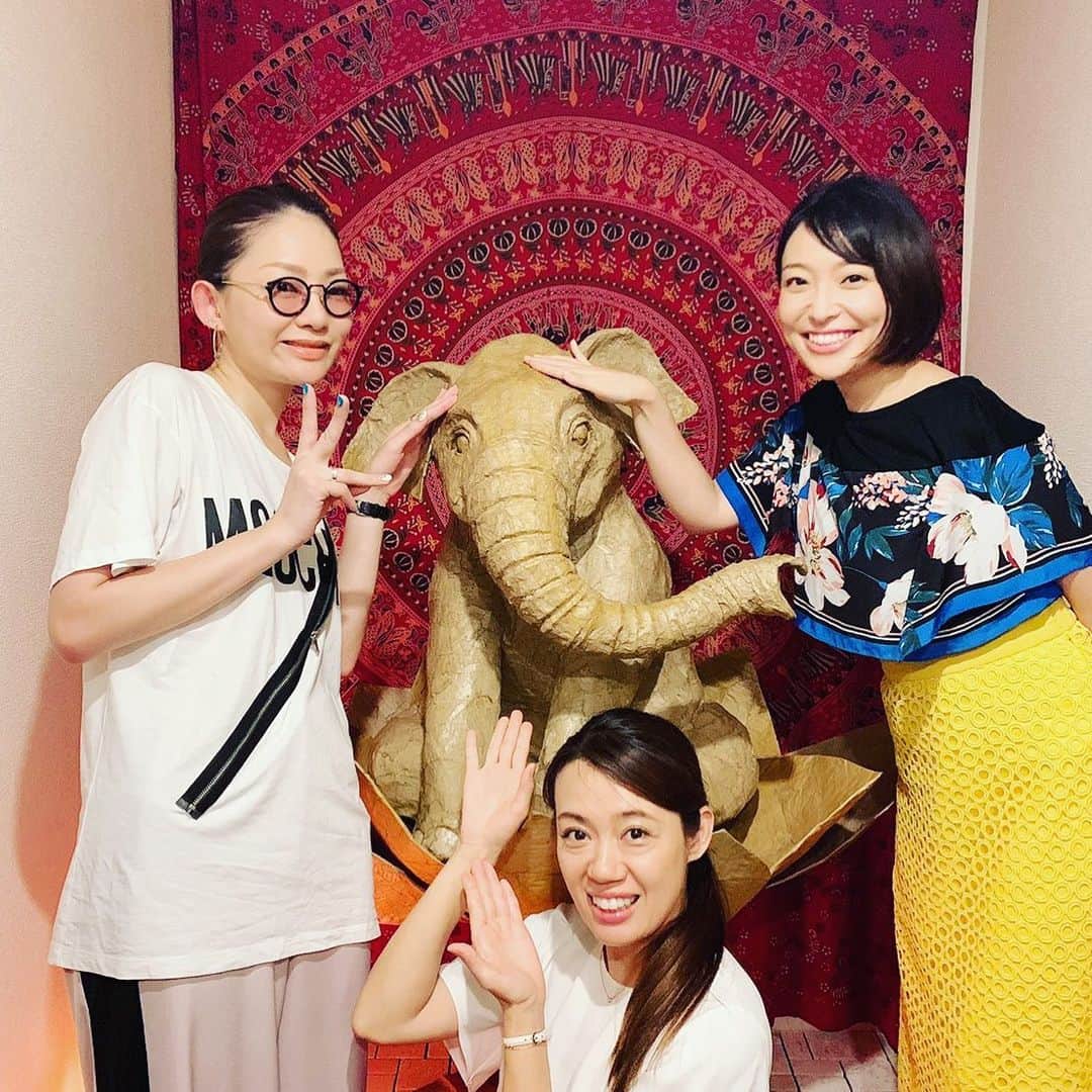 宮本美季のインスタグラム：「今日はメンテの日！たまたまこの人と同じ時間に予約入れてた😆 @rise_indiansalon にて本日も美しくしてもらいました❤️❤️❤️❤️❤️ #美意識 #reshapeメニュー #ラインが綺麗になる #エステサロンRise #自由ヶ丘」