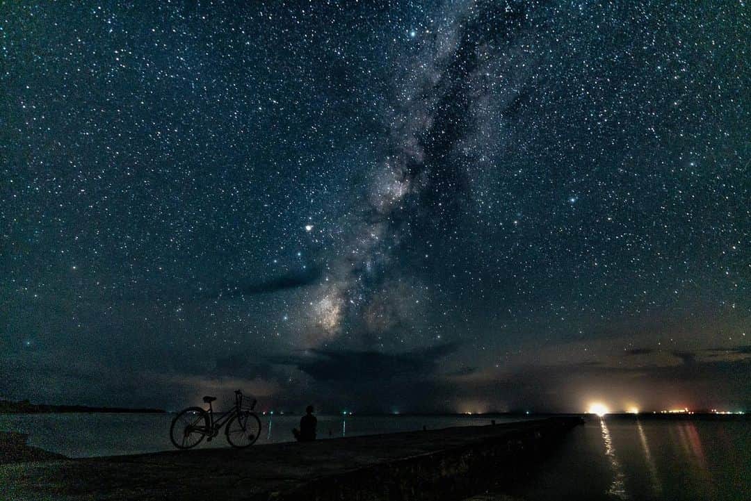 Syuuichi Yamadaさんのインスタグラム写真 - (Syuuichi YamadaInstagram)「西桟橋の天の川🌌 前回postした所と同じ場所 夜中1:00に行って 前から撮りたかった構図で 星空撮影📸✨」8月23日 19時59分 - yama_ok5