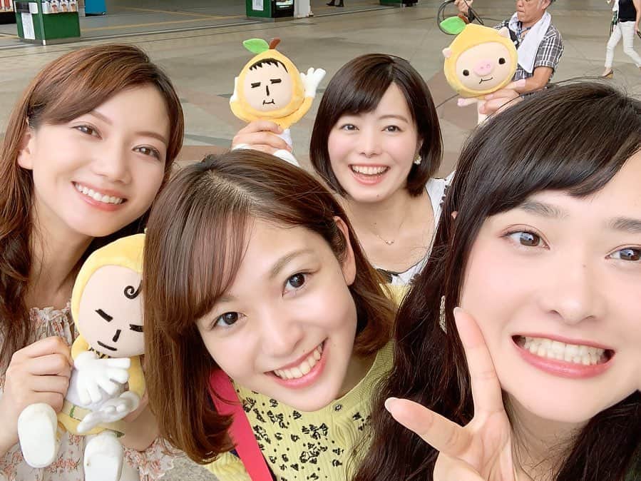 藤坂奈央さんのインスタグラム写真 - (藤坂奈央Instagram)「. 今週もJチャン長崎にお付き合い頂き ありがとうございました😌 . . あすあさってからは 『viva!フェス』始まります🌈 . 今日スタジオに生出演してくださった FlowBackさんのステージは あす午後4時から🥳 . . 私も日曜25日 Jチャン長崎(13:30〜) NCC女子アナトーク(15:00〜) 参加する予定ですので  ぜひぜひ遊びに来てください〜 . #ncc #てんきゅながさき #vivaフェス #JUNKBOX #FlowBack  #Jチャン長崎 #アナウンサー . 写真はいつかのPR録り😎」8月23日 20時12分 - naofujisaka_