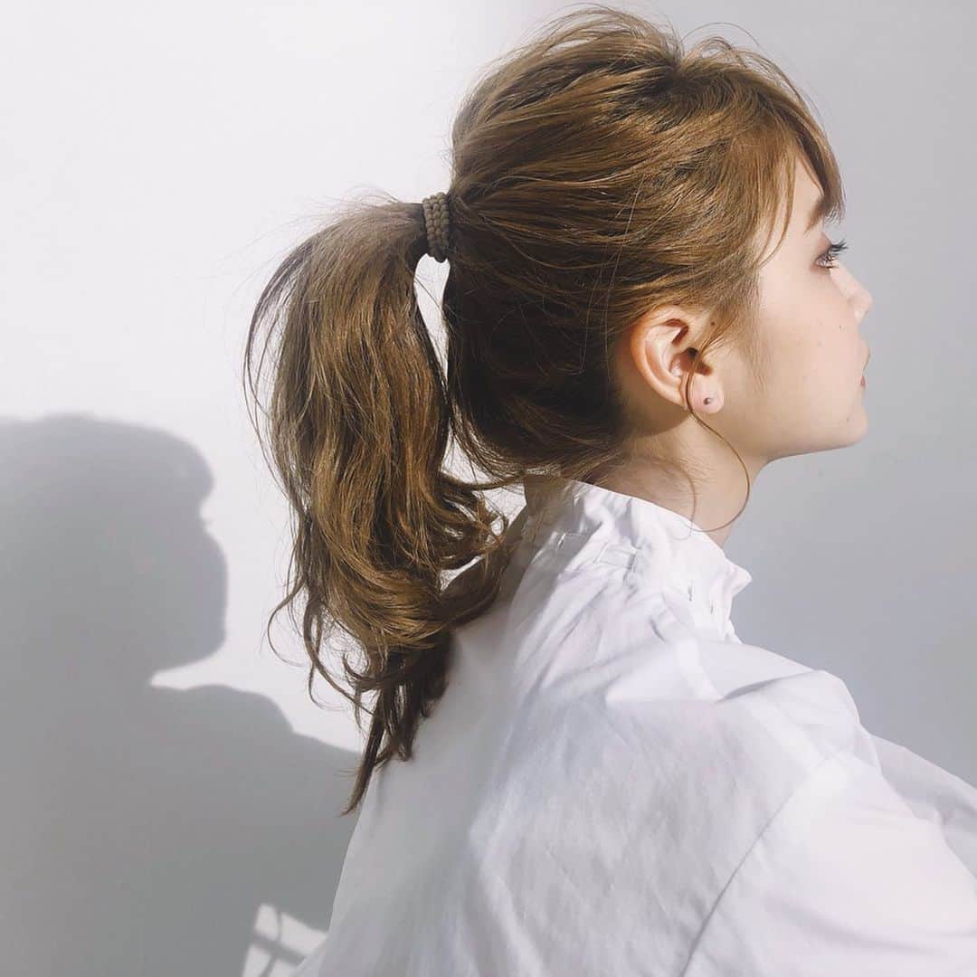 村田倫子さんのインスタグラム写真 - (村田倫子Instagram)「明るいとヘアアレンジもたのしいです。 @hanako_magazine の撮影でした。 今日の撮影チームすきな人たちばかりでうれしかった…🐕」8月23日 20時42分 - rinco1023