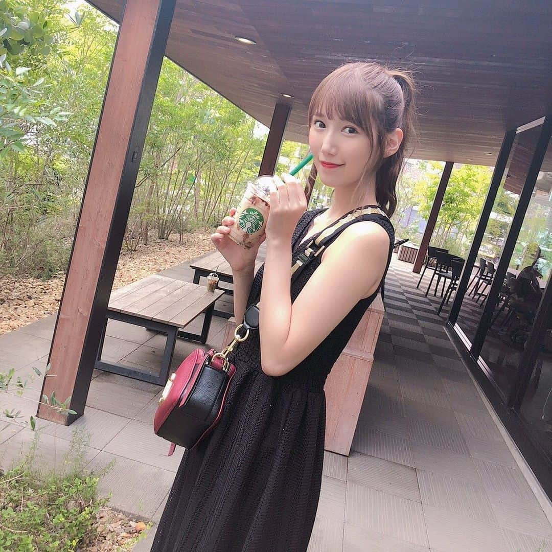 田中菜津美さんのインスタグラム写真 - (田中菜津美Instagram)「夏は フラペチーノがうまいんじゃ☺️💕 . 新作だよーん😊 . #ootd #lilybrown #リリーブラウン #ワンピース #コーデ #スタバ #スターバックス @lily_brown_official」8月23日 20時52分 - natsumitanaka_0810