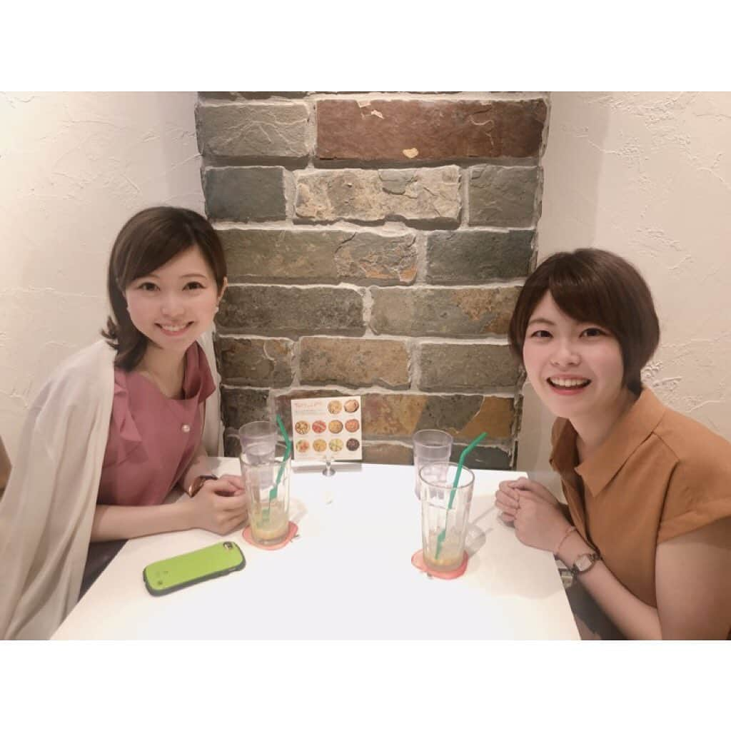 岩間瞳のインスタグラム：「【ずっと会いたかった！】 . 先月、元FTVの #松永安奈 ちゃんと 会ってきました💓  同じ時期に福島で働いていた安奈ちゃん。 福島でご飯に行ったきりだったから、 久しぶりに会えて嬉しかったです✨ . 福島の思い出話とか4月からの新しい環境のこととか 話が尽きませんでした\( ˆoˆ )/ . 目標がちゃんとあって、それに向かって突き進んでいる その姿が本当に素敵で...私も安奈ちゃんみたいになりたい！  やる気もりもり出てきました...！ 次会うときまでにレベルアップできるように がんばりま〜す！！！！！ #福島 #第二のふるさと #フリーアナウンサー」