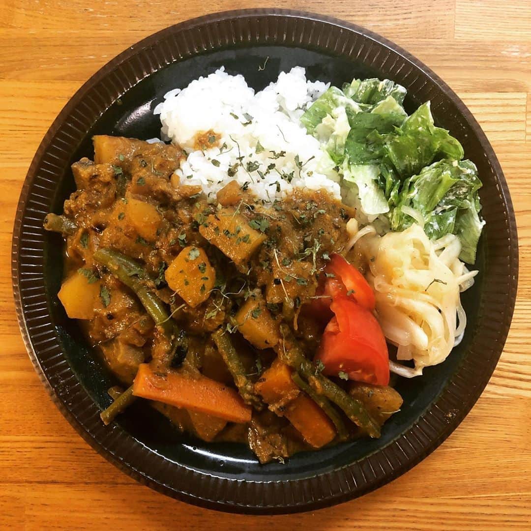 Hisatomiのインスタグラム：「ヤサイカレー」
