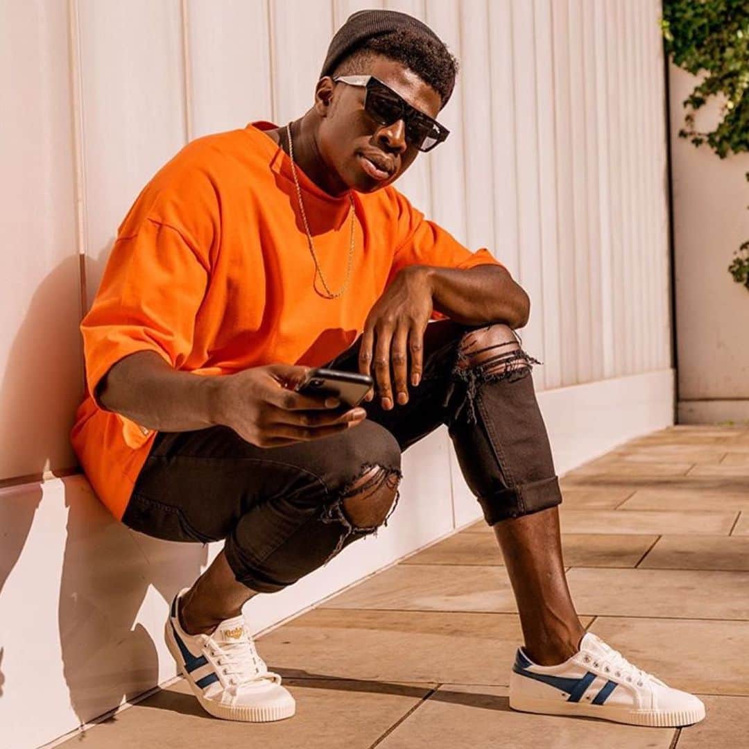 のインスタグラム：「All eyes on @is1andboi looking 🔥 in his vegan Tennis Mark Cox trainers in blue😎」